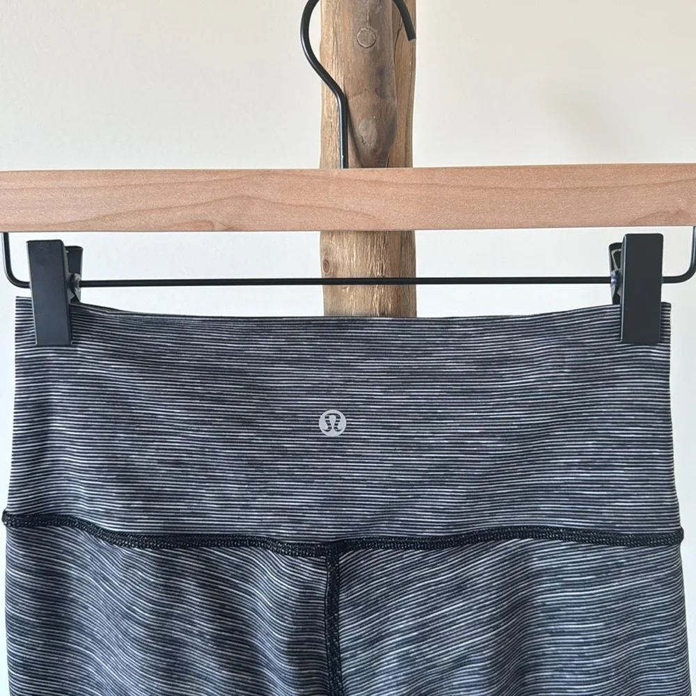 Lululemon Wunder Under Hi-Rise 1/2 Tight (Luxtreme 15”) Wee Are From Space Blk 6